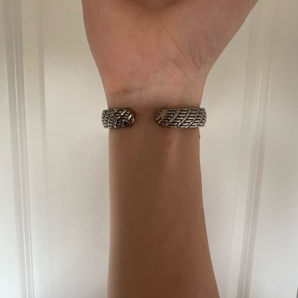 Silver tone chunky VTG bangle stainless steel watch with circle face - Picture 2 of 4